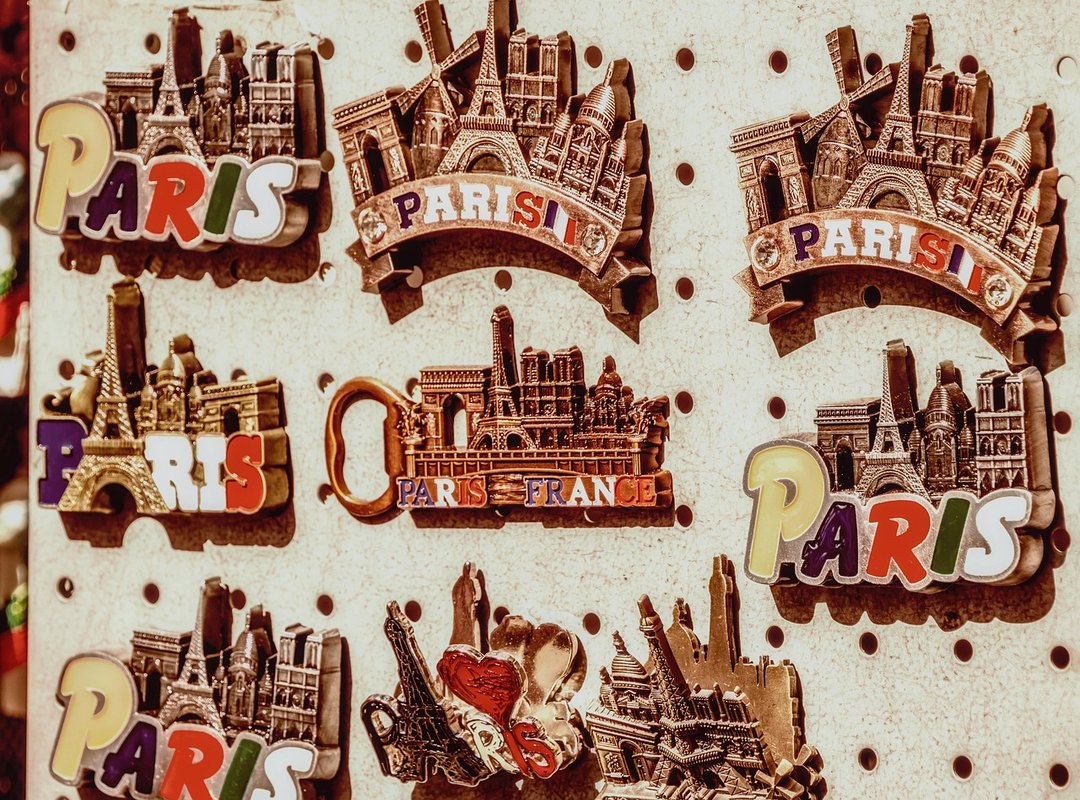 Using Mood Stickers Effectively on Snapchat